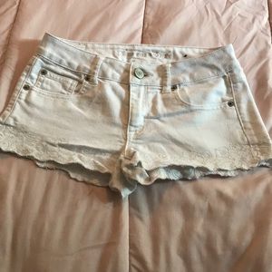 White American eagle shorts